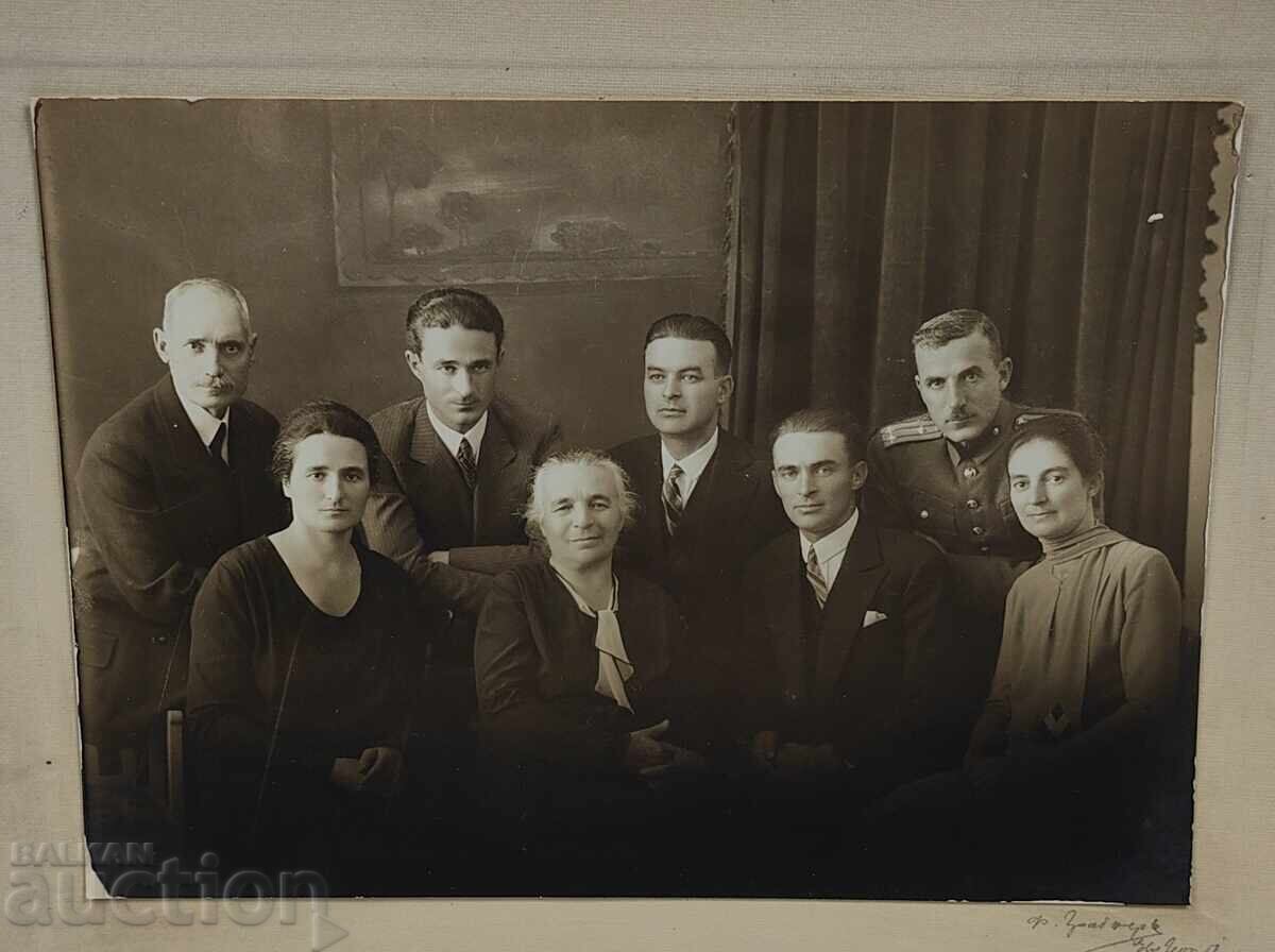 Аукцион ОФИЦЕР СТАРА ГОЛЯМА СЕМЕЙНА СНИМКА ФОТОГРАФИЯ КАРТОН