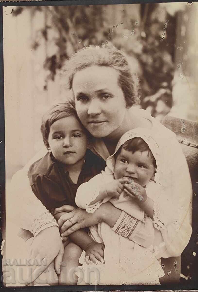 МАЙКА С ДЕЦА СТАРА ГОЛЯМА СЕМЕЙНА СНИМКА ФОТОГРАФИЯ КАРТОН - 5