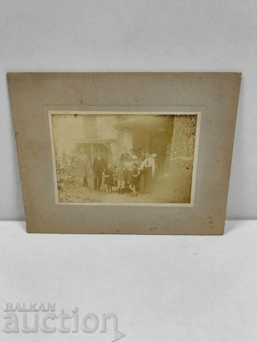 RETRO CAR CAR CHILDREN OLD PHOTO PHOTOGRAPHY CARDBOARD with price 19.00 BGN | € 9.71 RETRO CAR CAR CHILDREN OLD PHOTO PHOTOGRAPHY CARDBOARD with price 19.00 BGN | € 9.71
