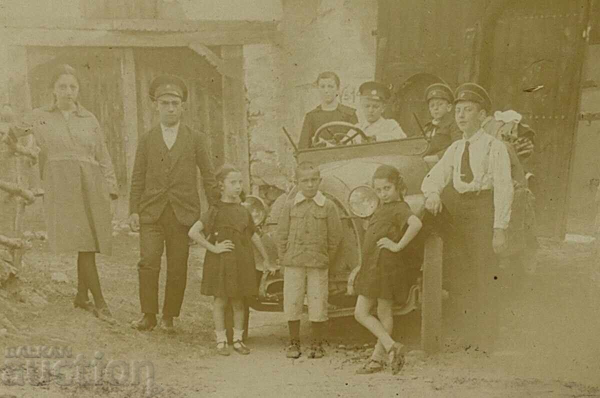 Auction RETRO CAR CAR CHILDREN OLD PHOTO PHOTOGRAPHY CARDBOARD Auction RETRO CAR CAR CHILDREN OLD PHOTO PHOTOGRAPHY CARDBOARD
