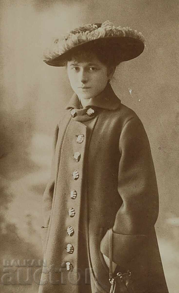 SOFIA FEMEIE DOAMNĂ VECHE POZĂ FOTOGRAFIE CARTON cu preț 12.00 BGN | € 6.14