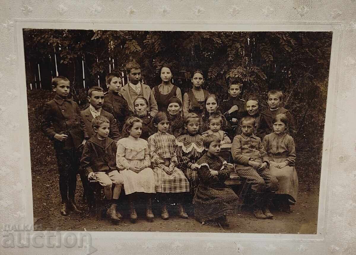 Delivery of 1904 STUDENTS TEACHER SCHOOL OLD SCHOOL PHOTO CARD