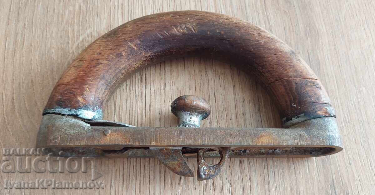 Vintage iron with a handle locking mechanism - 5 Vintage iron with a handle locking mechanism - 5