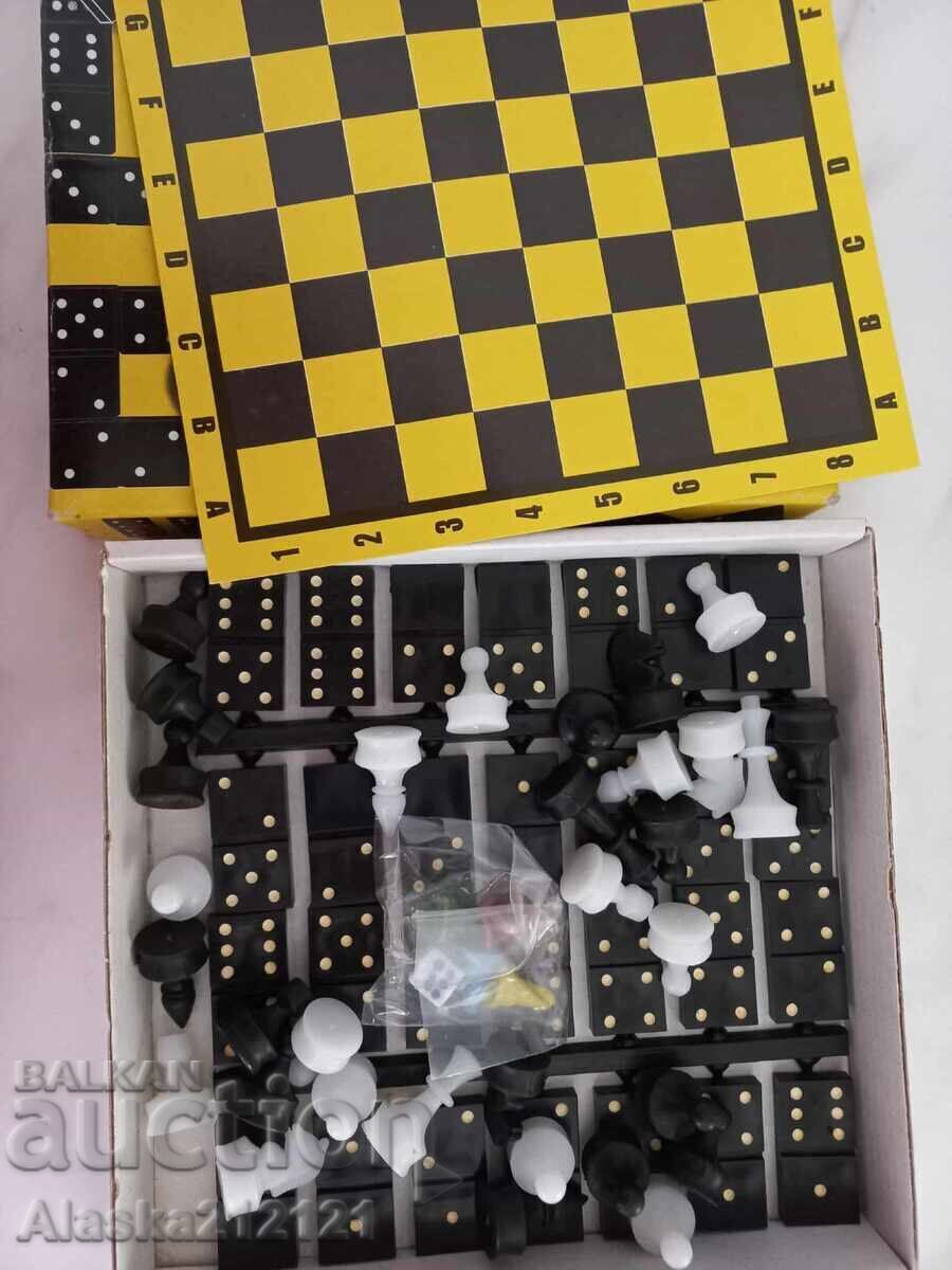 Șah, damă și domino cu preț € 2.50 | 4.89 BGN Șah, damă și domino cu preț € 2.50 | 4.89 BGN