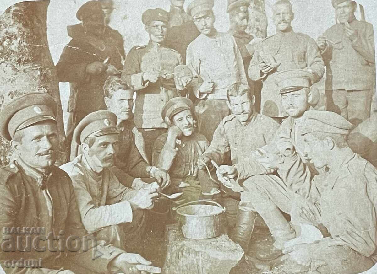 5136 Βασίλειο της Βουλγαρίας στρατιώτες γεύμα στο μέτωπο 1918 μ.Χ. Α' ΠΠ με τιμή 15.00 BGN | € 7.67 5136 Βασίλειο της Βουλγαρίας στρατιώτες γεύμα στο μέτωπο 1918 μ.Χ. Α' ΠΠ με τιμή 15.00 BGN | € 7.67