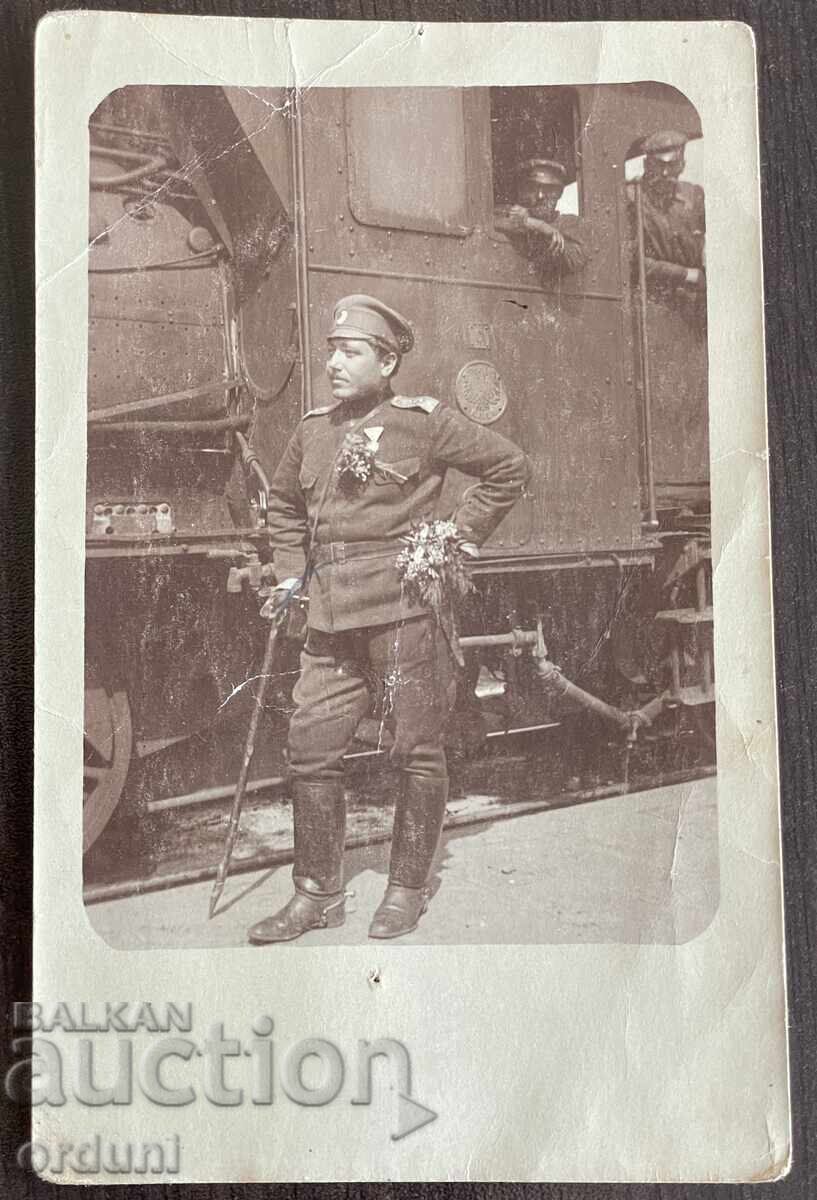 5139 Царство България поручик Илиев пред локомотив 1918г ПСВ