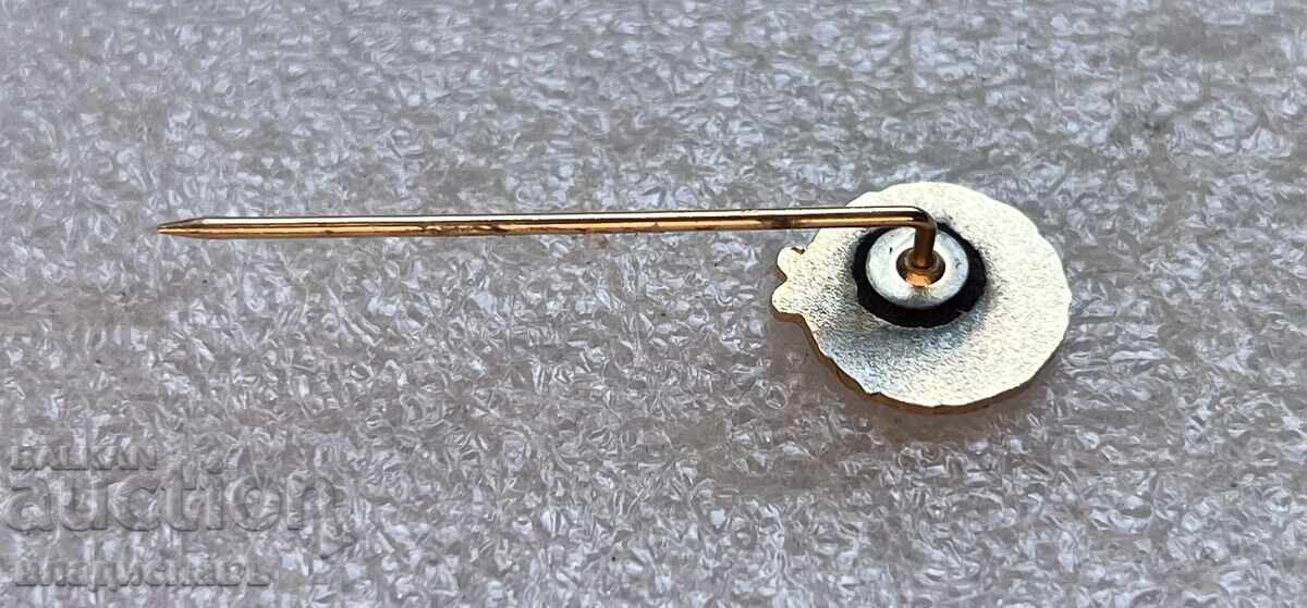 футболна значка СК ЛЕВСКИ СОФИЯ с цена 155.00 лв. | € 79.25