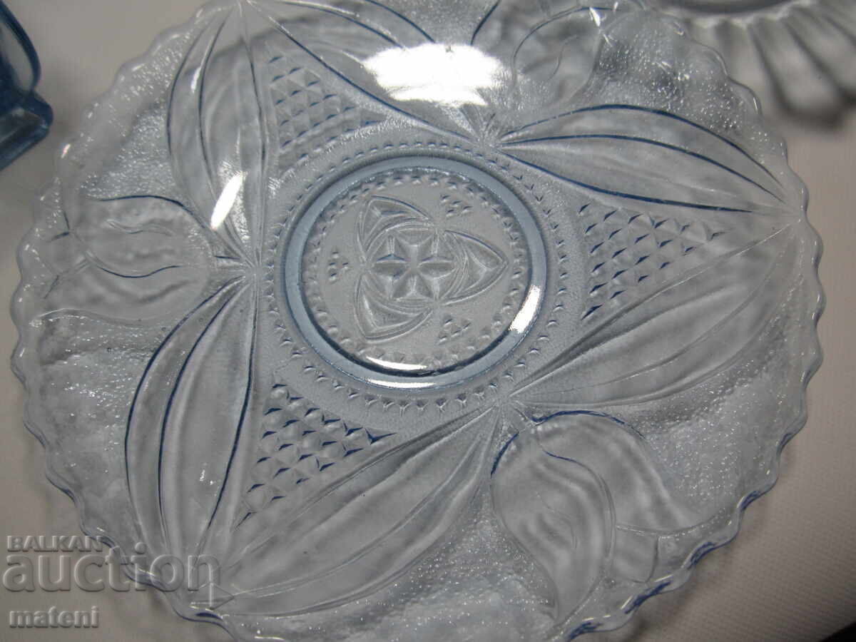 BOL DE STICLĂ FRUCTIERĂ FARFURIE STICLĂ ALBASTRĂ cu preț 5.00 BGN | € 2.56 BOL DE STICLĂ FRUCTIERĂ FARFURIE STICLĂ ALBASTRĂ cu preț 5.00 BGN | € 2.56