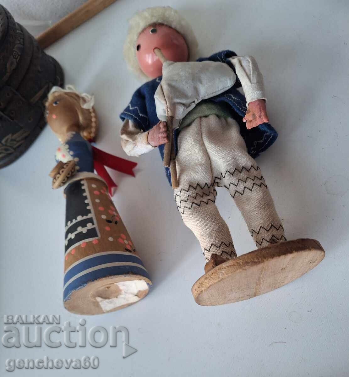 Old Folk Dolls: Bagpiper and Singer - 6