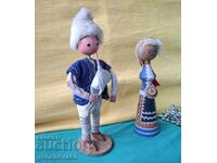 Păpuși vechi tradiționale, cântăreț și cântăreață