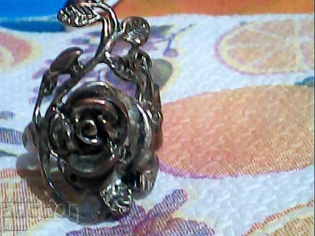 Inele vechi argintate cu preț 20.00 BGN | € 10.23 Inele vechi argintate cu preț 20.00 BGN | € 10.23