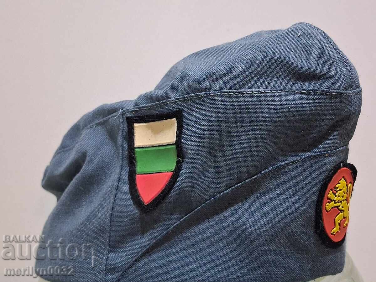 Κέπε με στοιχείο κοκάρδας από στολή ΟΣΟ πιλότος με τιμή 29.00 BGN | € 14.83
