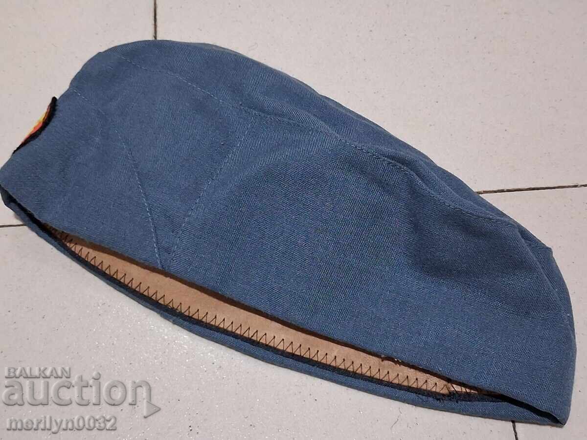 Παράδοση Κέπε με στοιχείο κοκάρδας από στολή ΟΣΟ πιλότος