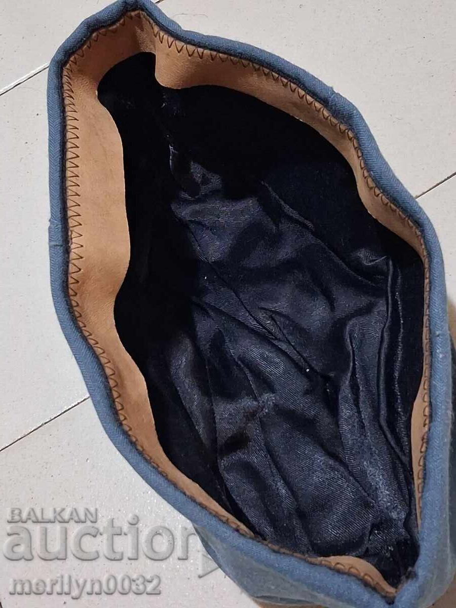 Παράδοση Κέπε με στοιχείο κοκάρδας από στολή ΟΣΟ πιλότος