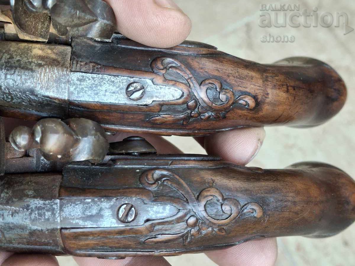 Delivery of Pistol, flintlock pistol, rifle, weapons Delivery of Pistol, flintlock pistol, rifle, weapons