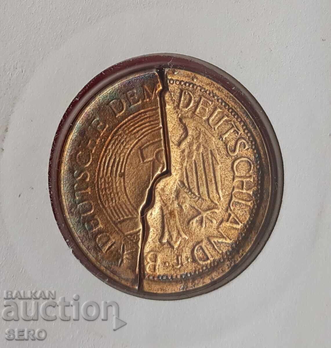 Auction Germany - 1 Mark / Broken and Gold-Plated / and Postage Stamp in a Circular Envelope Auction Germany - 1 Mark / Broken and Gold-Plated / and Postage Stamp in a Circular Envelope