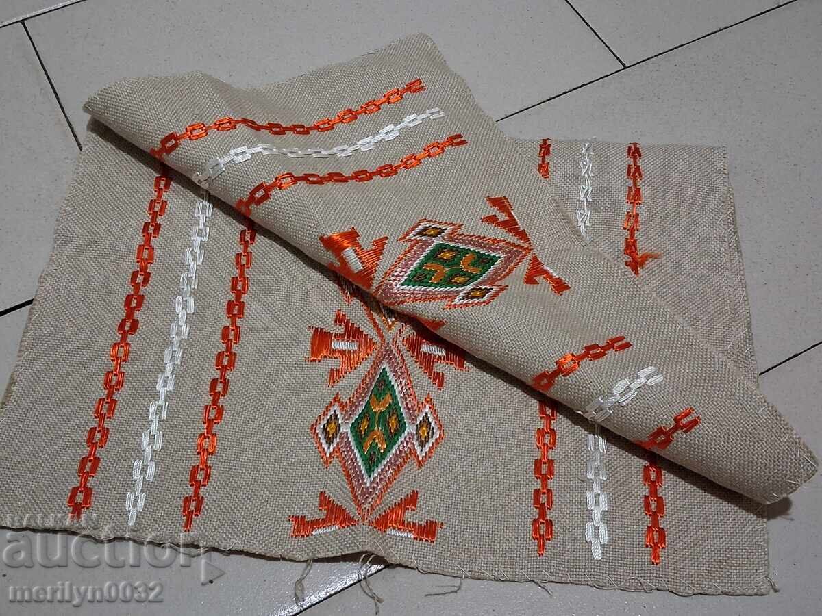 Δημοπρασία Κέντημα για μαξιλαροθήκη κοστουμιών Δημοπρασία Κέντημα για μαξιλαροθήκη κοστουμιών