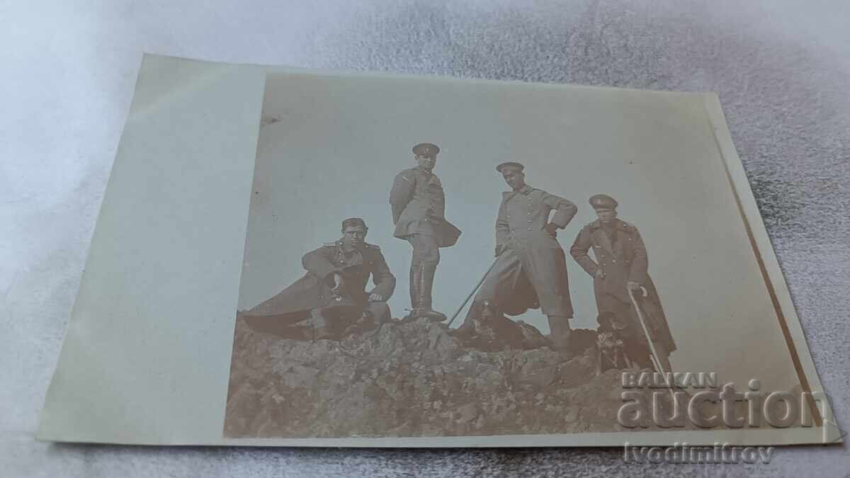 Foto Patru ofițeri ai frontului P S V