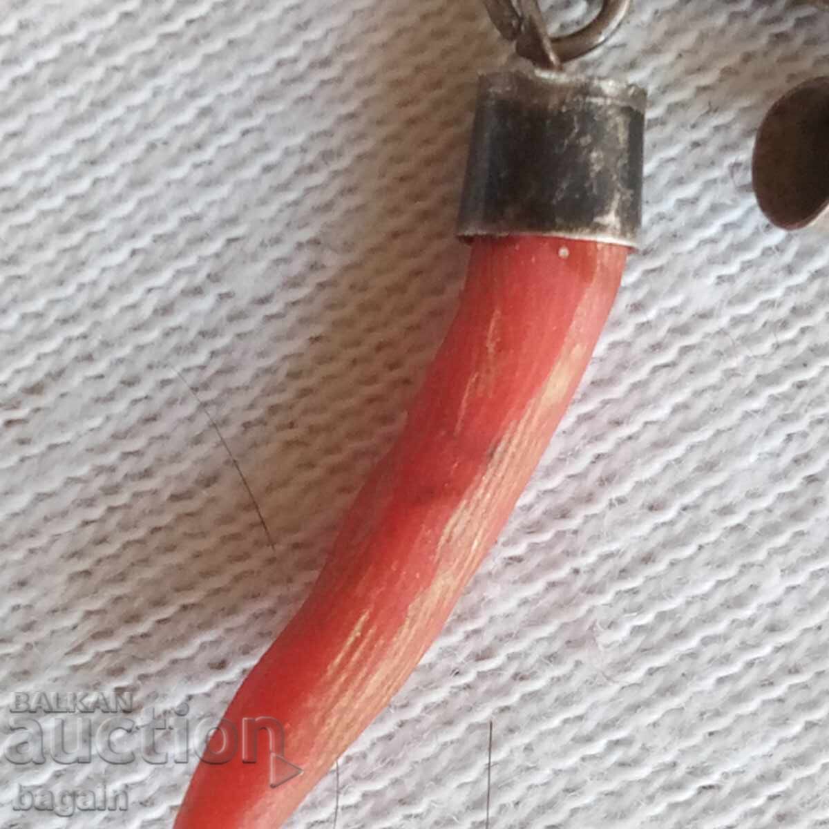 Licitație Colier de argint cu corali și email Licitație Colier de argint cu corali și email