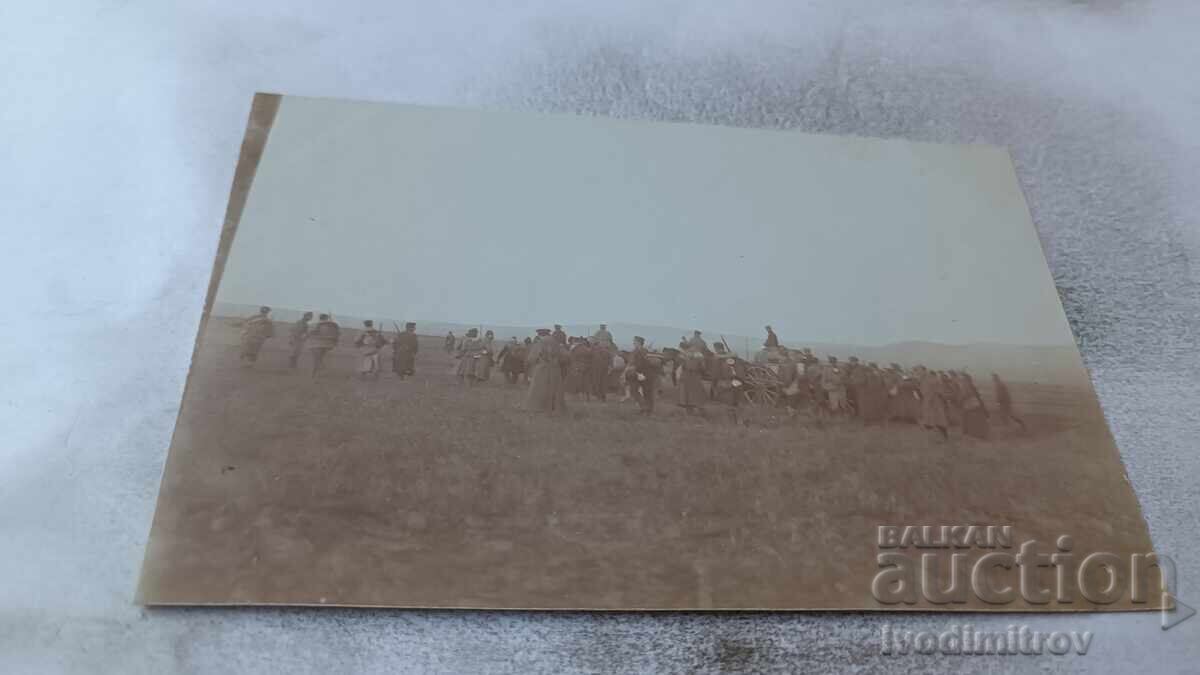 Φωτογραφία Αξιωματικοί και στρατιώτες στο μέτωπο Α' Π.Π