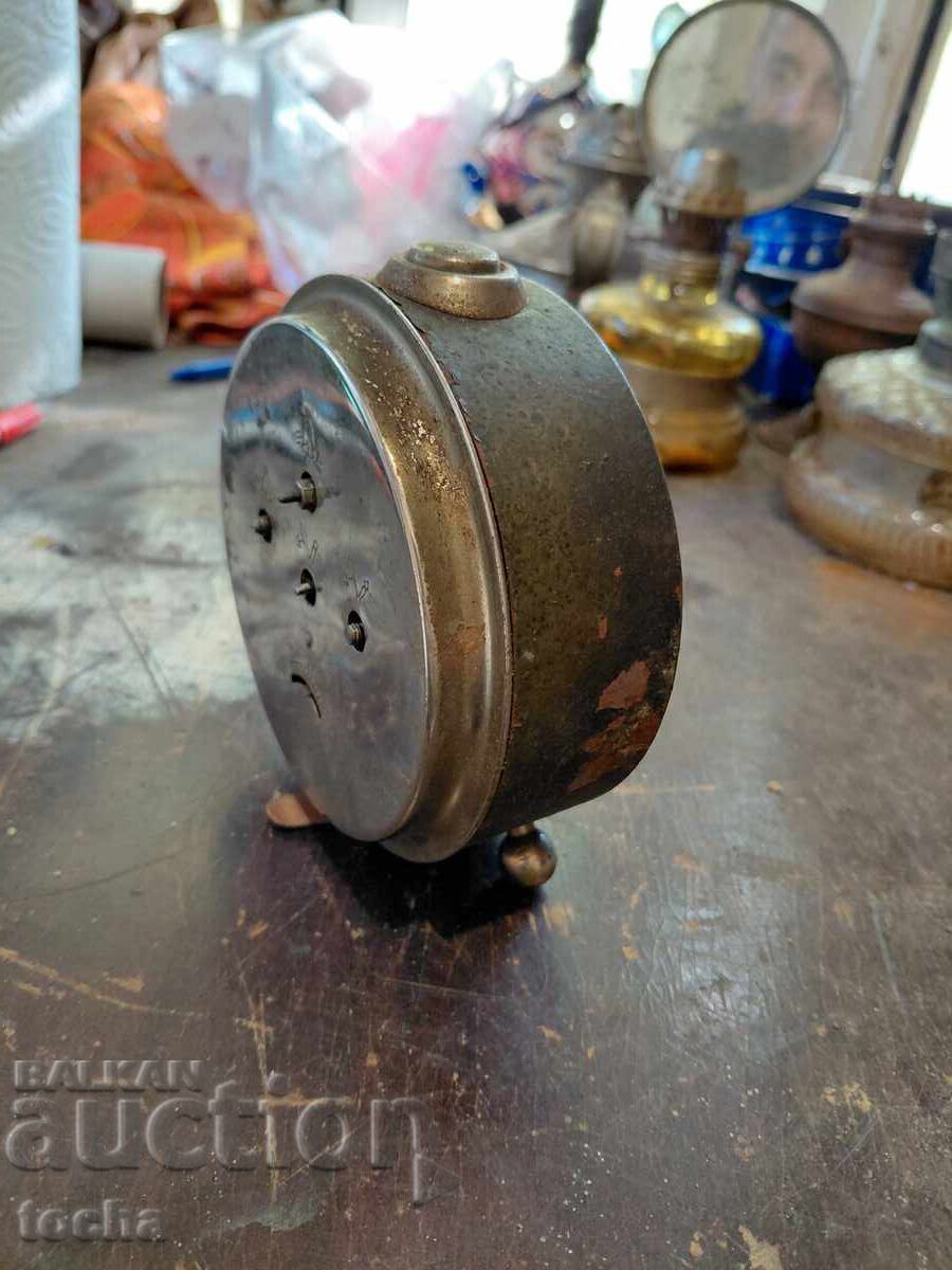 Διπλόχτυπος ξυπνητήρι, λειτουργεί. BZTS με τιμή 11.00 BGN | € 5.62