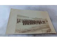 Φωτογραφία Στρατιωτών και Αξιωματικών στον δρόμο Α' Π.Π