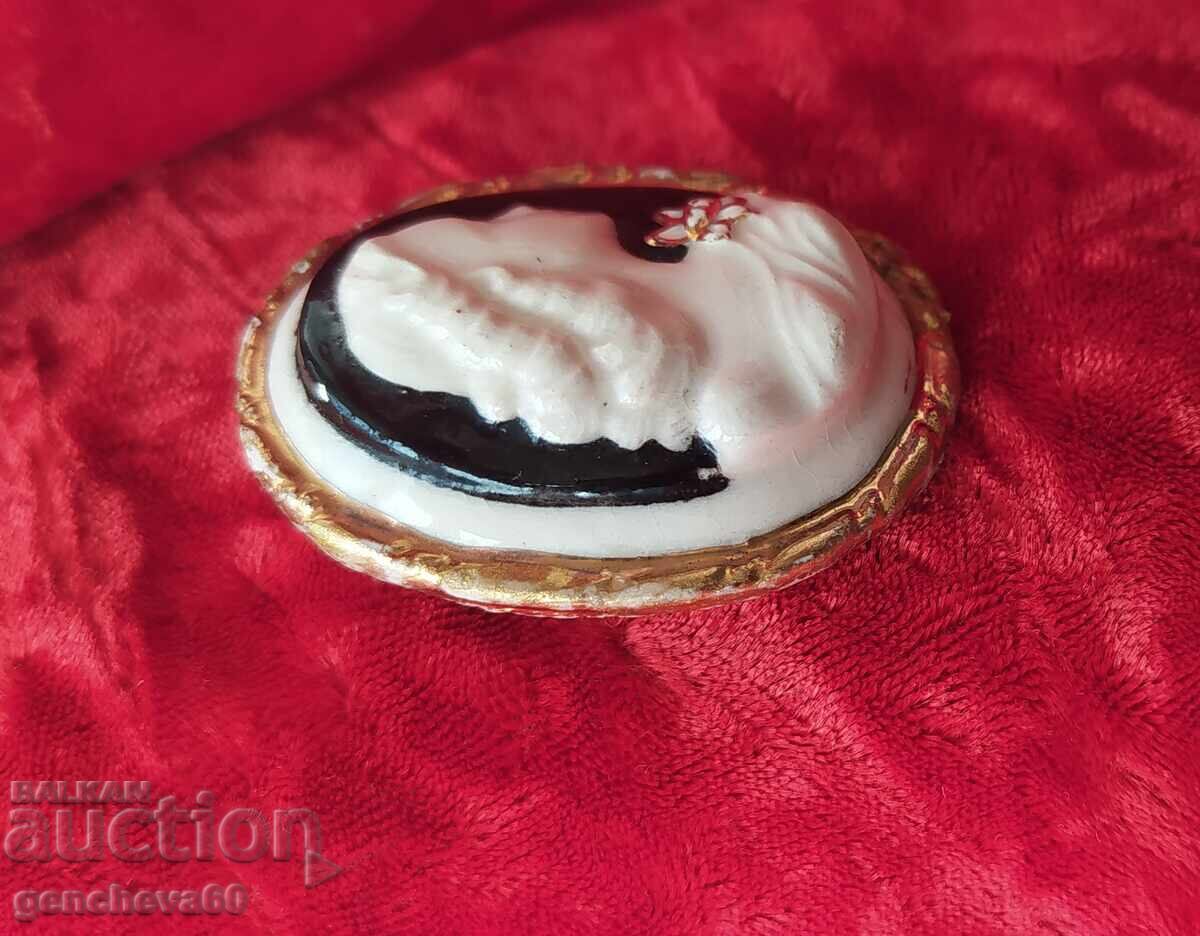 Παράδοση Αντίκα πορσελάνινη καρφίτσα Καμέο Παράδοση Αντίκα πορσελάνινη καρφίτσα Καμέο