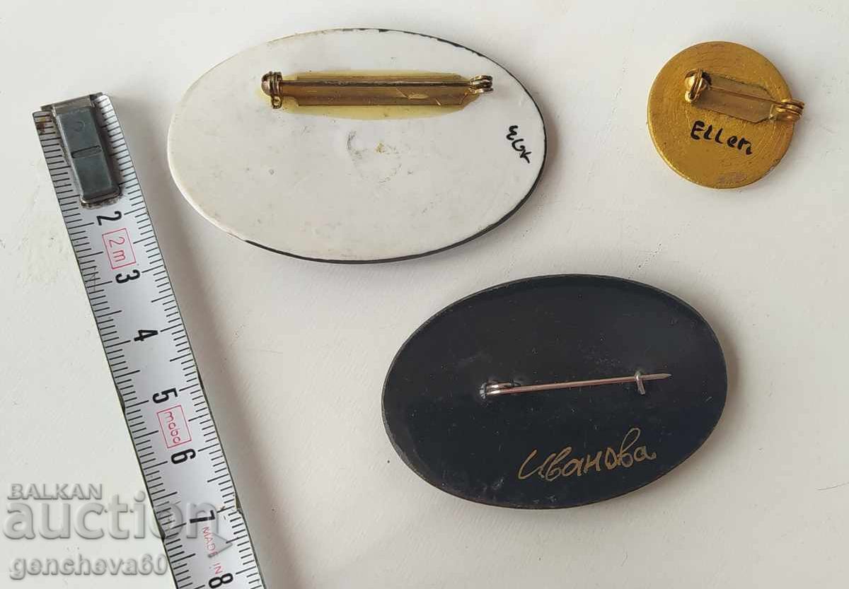 LOT Loturi de broșe vechi pictate manual de autori cu preț € 30.00 | 58.67 BGN LOT Loturi de broșe vechi pictate manual de autori cu preț € 30.00 | 58.67 BGN