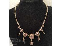 Pandantiv din argint foarte frumos, cu aurire și granate