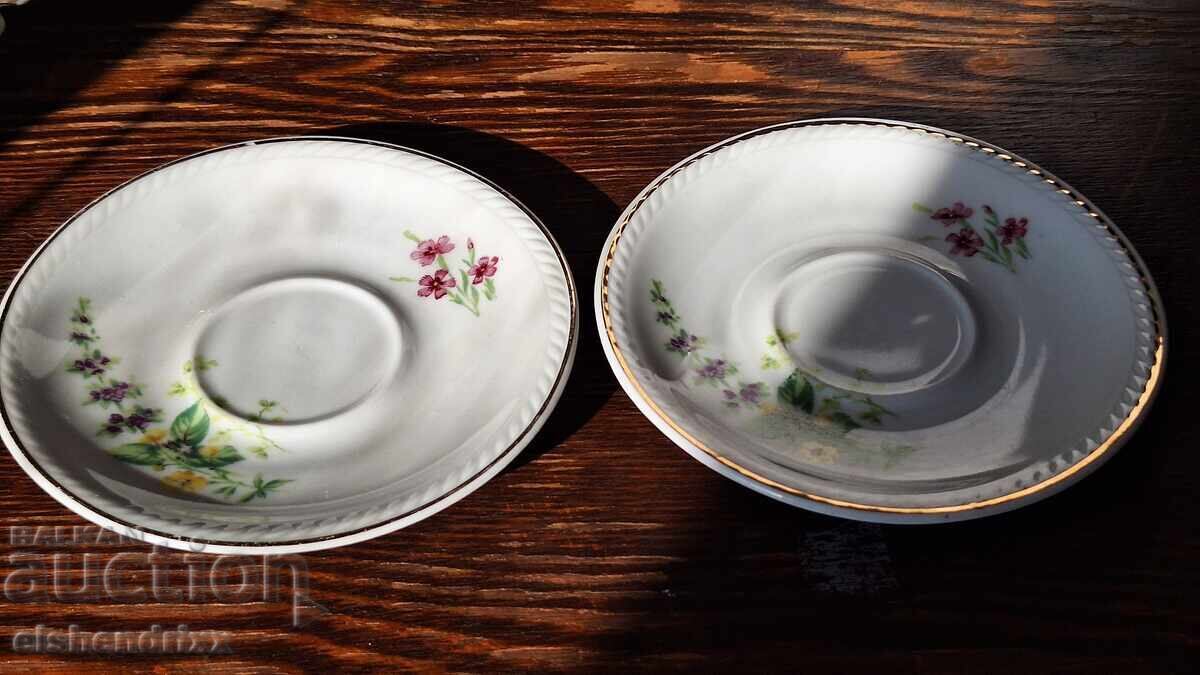 Аукцион Лот порцелан - чаша за кафе и две чинийкики