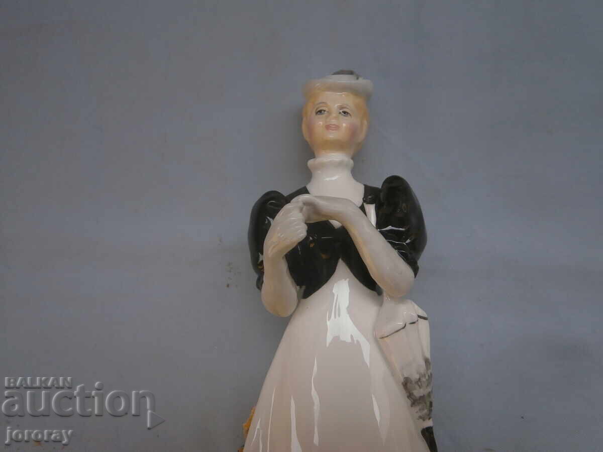 Porcelain figure, Francesca brand, 22cm with price 36.00 BGN | € 18.41 Porcelain figure, Francesca brand, 22cm with price 36.00 BGN | € 18.41