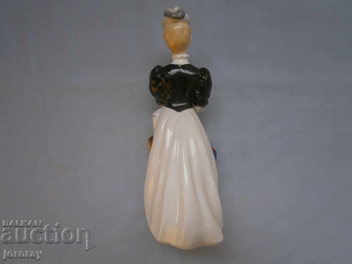 Auction Porcelain figure, Francesca brand, 22cm Auction Porcelain figure, Francesca brand, 22cm