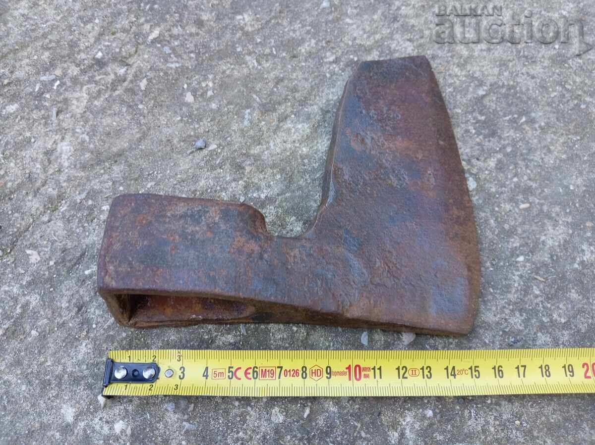 topor antic forjat manual cu preț 31.00 BGN | € 15.85