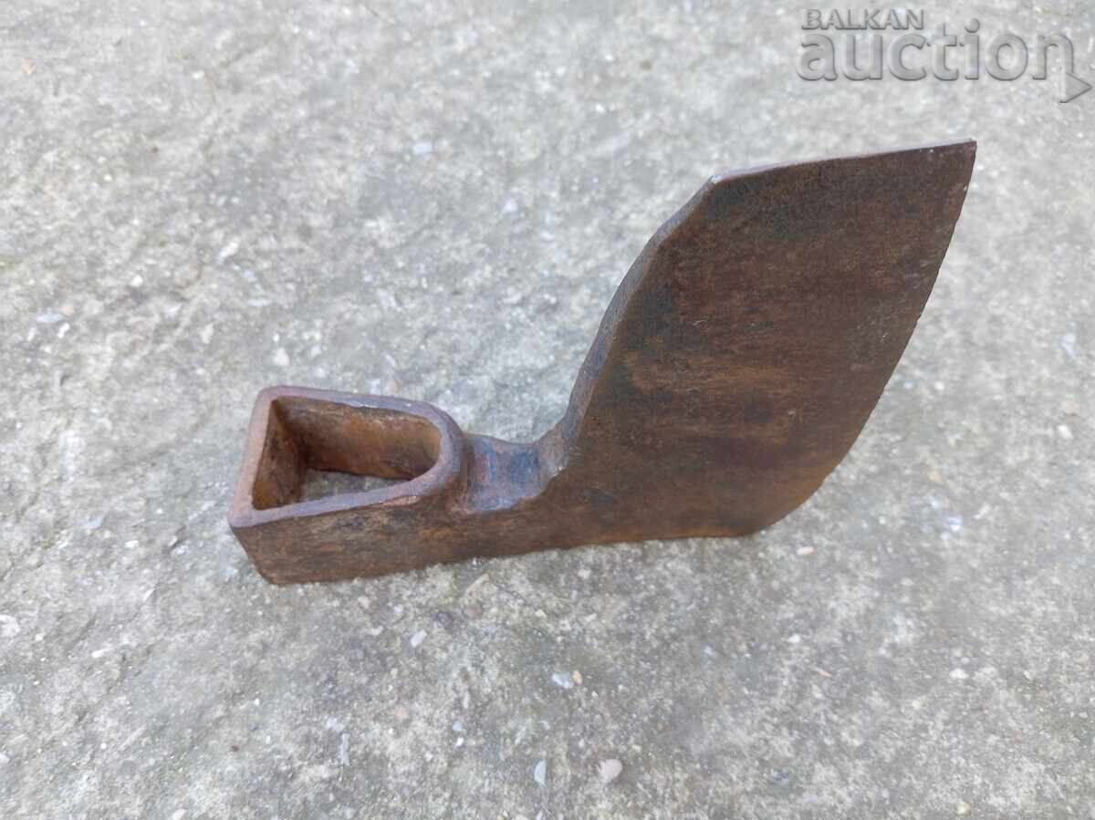 Livrarea topor antic forjat manual