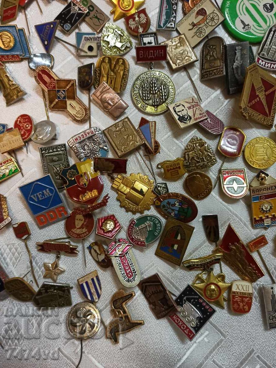 COLECȚIE URIAȘĂ DE INSIGNE 500 BUCĂȚI, INCLUSIV EMAILATE cu preț 250.00 BGN | € 127.82 COLECȚIE URIAȘĂ DE INSIGNE 500 BUCĂȚI, INCLUSIV EMAILATE cu preț 250.00 BGN | € 127.82