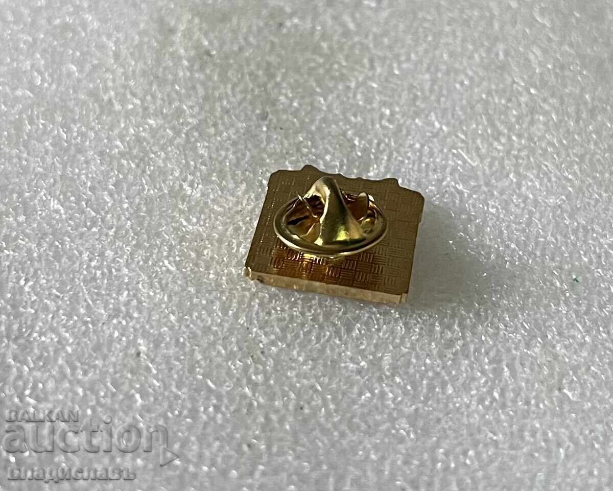 ФК ЛЕВСКИ СОФИЯ 100 години с цена 75.00 лв. | € 38.35 ФК ЛЕВСКИ СОФИЯ 100 години с цена 75.00 лв. | € 38.35