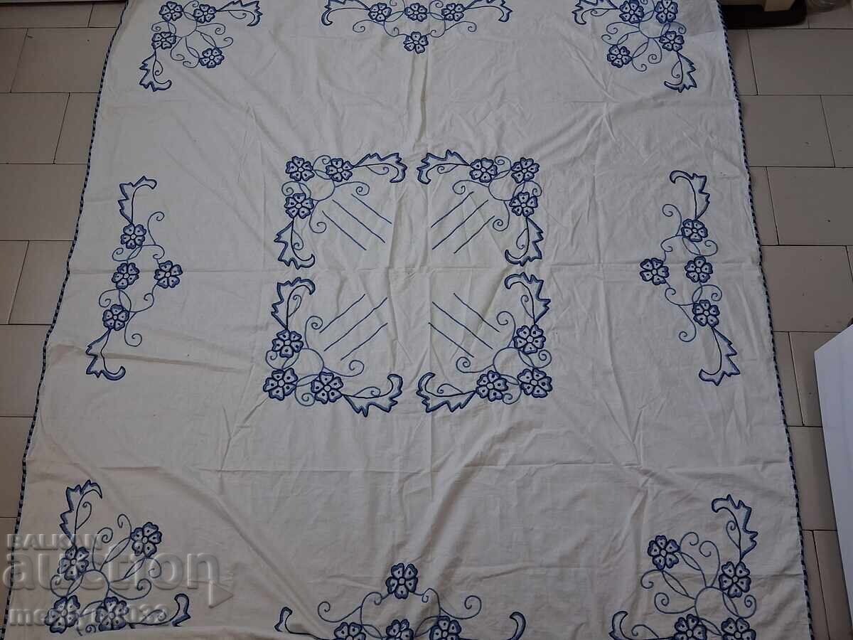 Старо бродирана покривка мильо българска бродерия ковьор Старо бродирана покривка мильо българска бродерия ковьор
