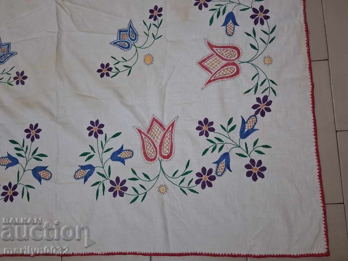 Старо  бродирана покривка мильо българска бродерия ковьор с цена 56.00 лв. | € 28.63
