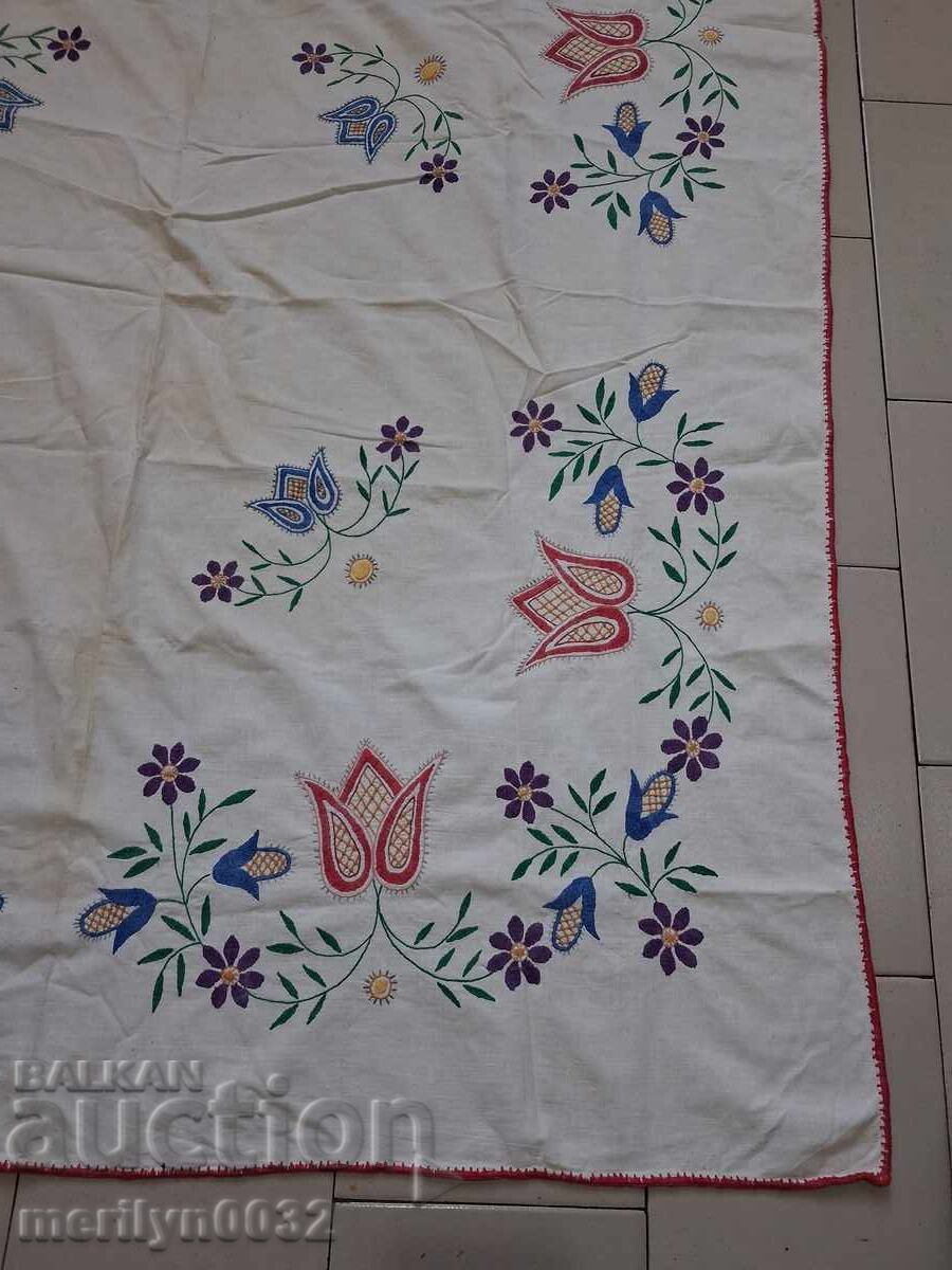 Аукцион Старо  бродирана покривка мильо българска бродерия ковьор