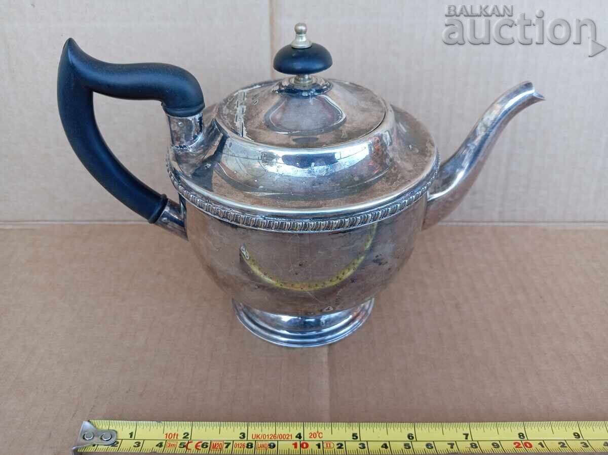 CEAINIC ARGINTAT RETRO VINTAGE CORPORATE MARK cu preț 71.00 BGN | € 36.30 CEAINIC ARGINTAT RETRO VINTAGE CORPORATE MARK cu preț 71.00 BGN | € 36.30