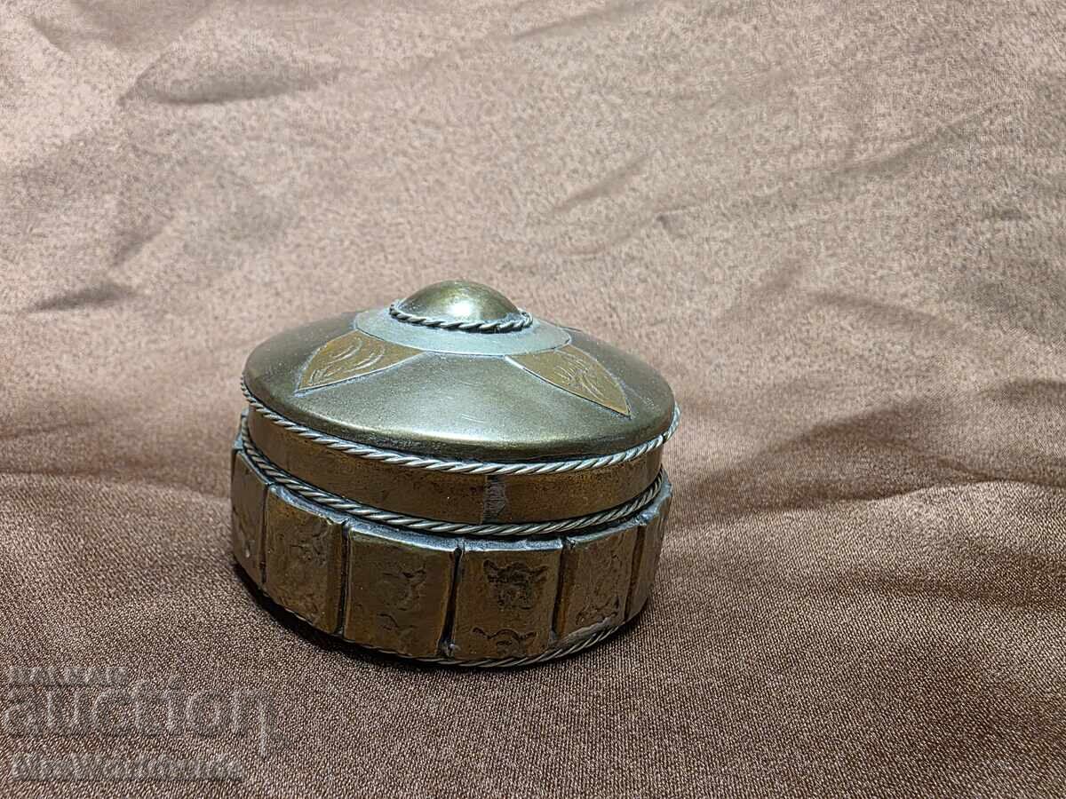 Auction Old brass box, jewelry box Auction Old brass box, jewelry box
