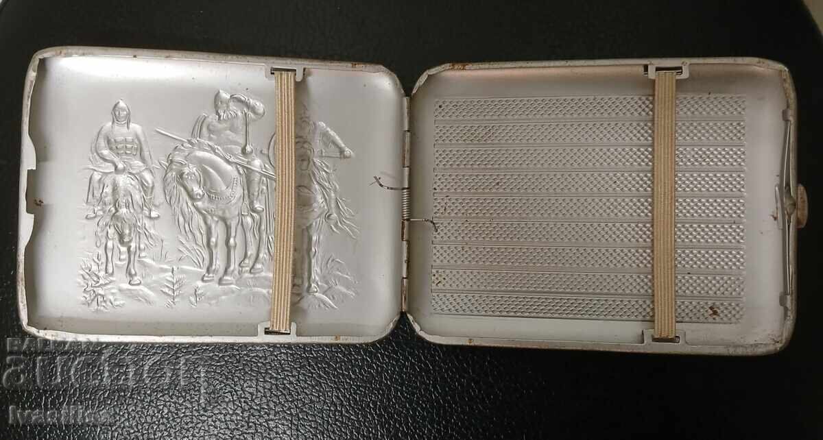 Доставка на Руска табакера Богатири