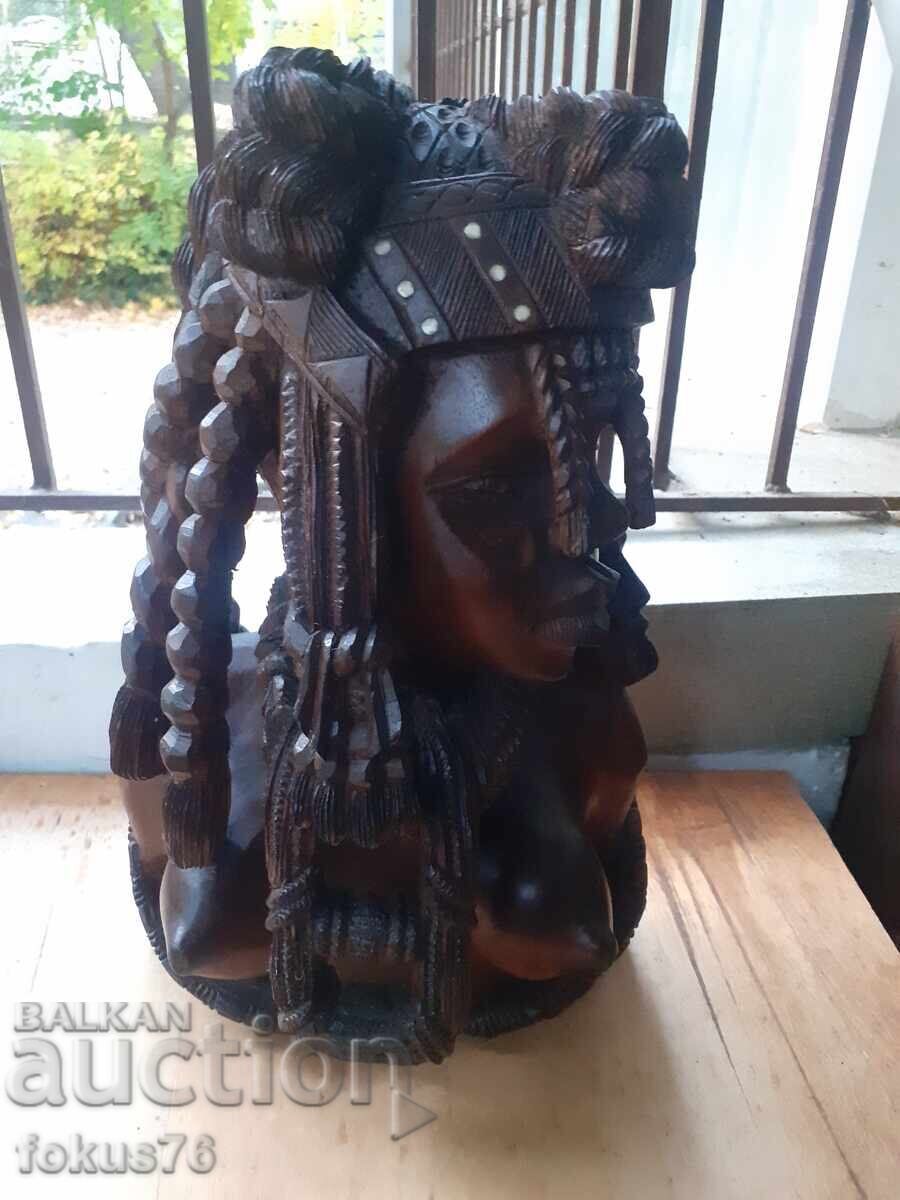 Auction Incredibly beautiful African statue wood carving figure Auction Incredibly beautiful African statue wood carving figure