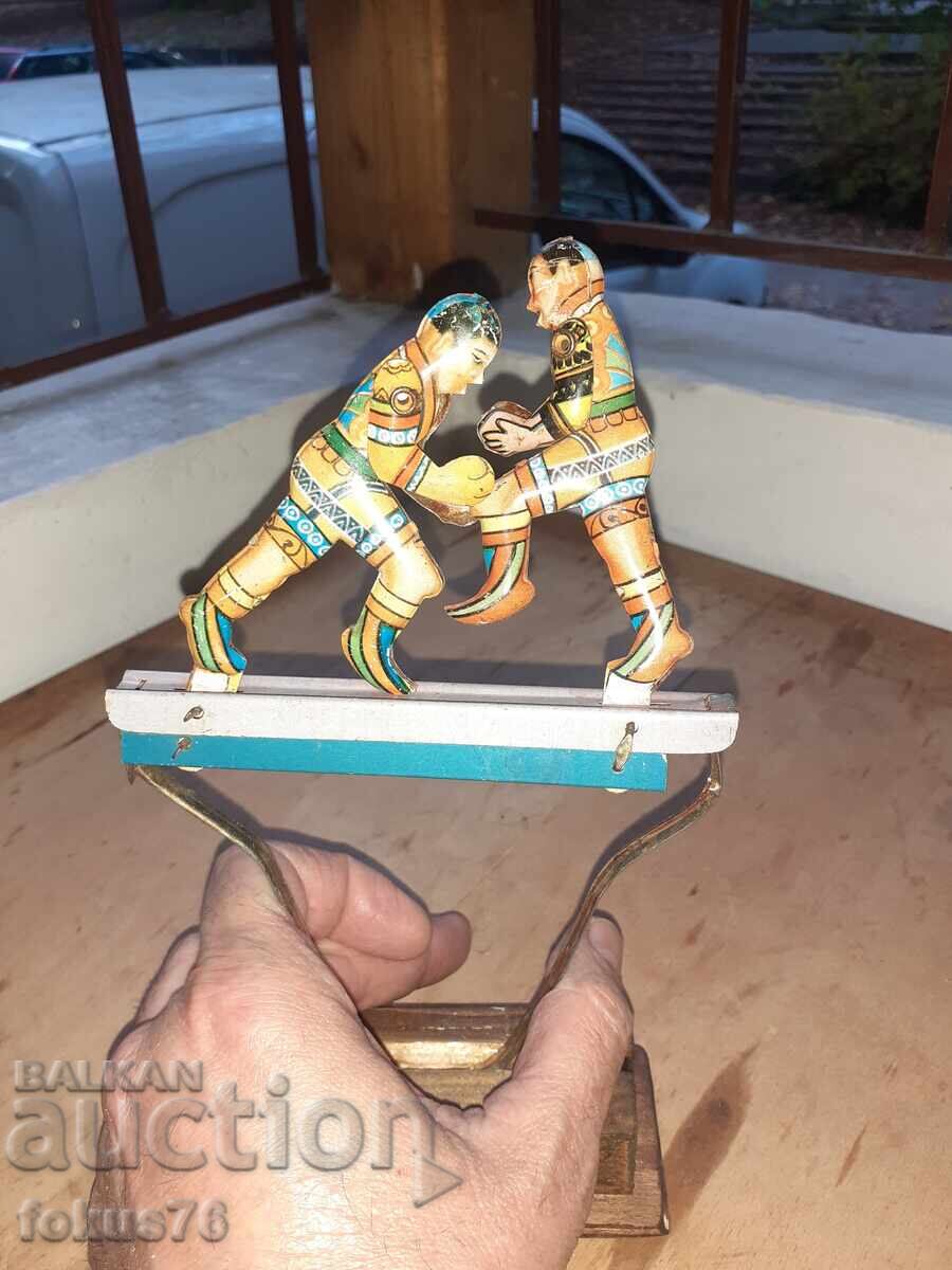 Jucărie veche de tablă - boxeri cu preț 90.00 BGN | € 46.02 Jucărie veche de tablă - boxeri cu preț 90.00 BGN | € 46.02