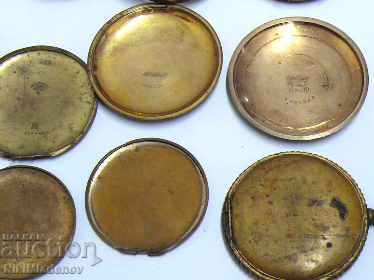 Lot aurit, resturi, aur de la ceasuri de buzunar, BZC! cu preț 60.00 BGN | € 30.68 Lot aurit, resturi, aur de la ceasuri de buzunar, BZC! cu preț 60.00 BGN | € 30.68