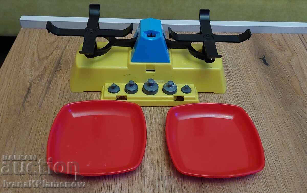 Delivery of Vintage children's scale toy for collectors