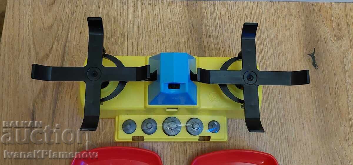 Vintage children's scale toy for collectors - 5