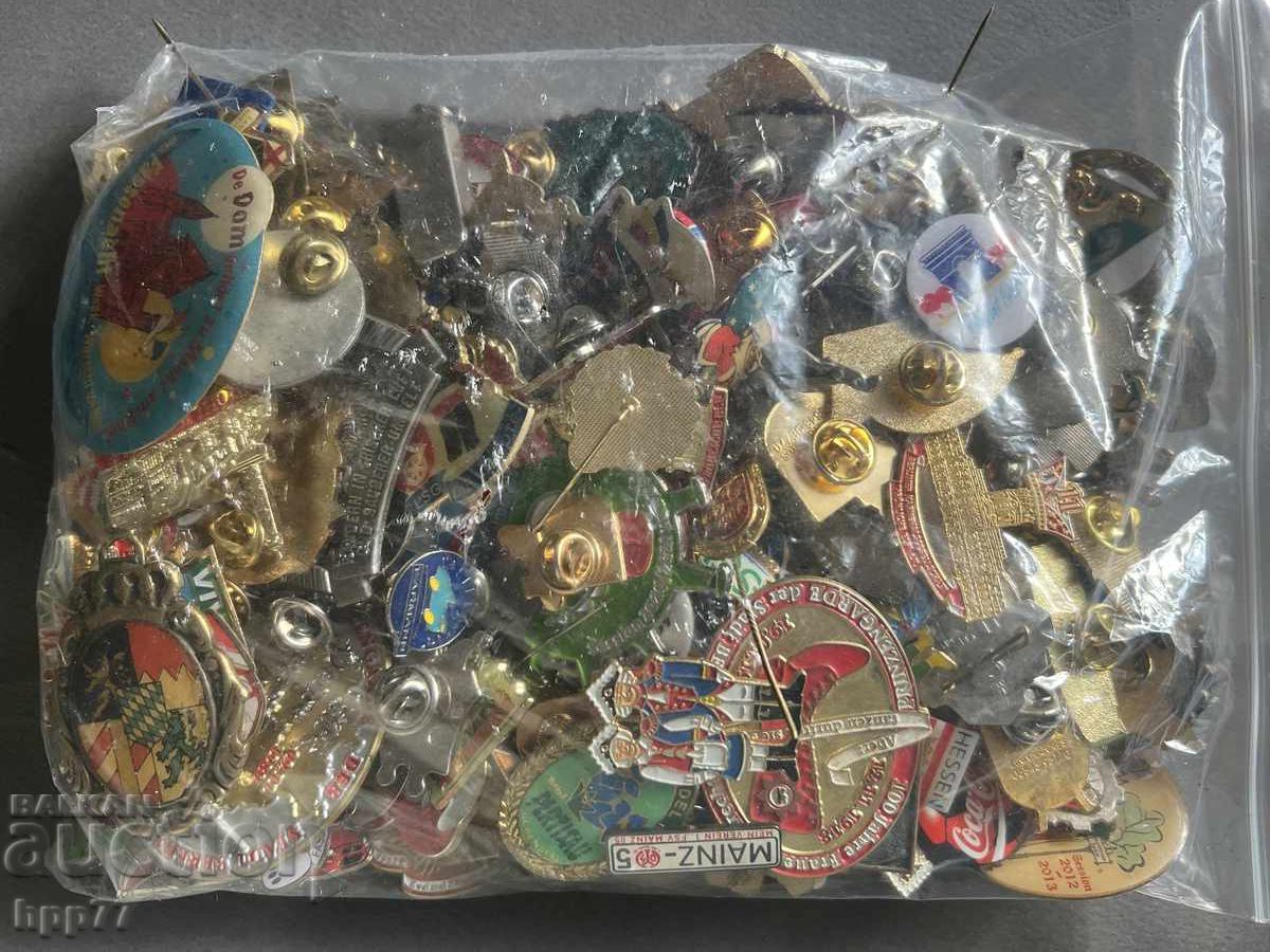 180+ Lot of Badges with price 21.02 BGN | € 10.75