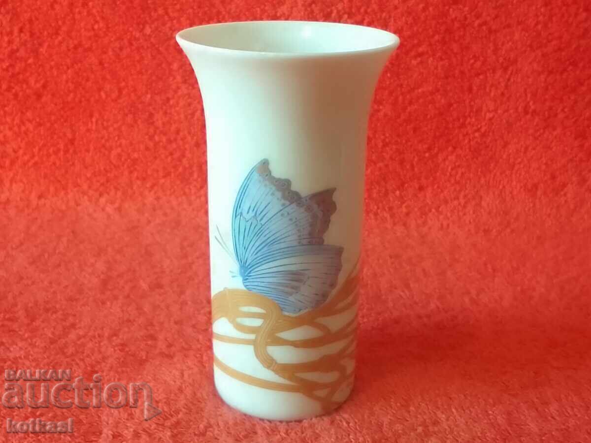 Стара малка порцеланова Ваза позлата Пеперуда Rosenthal Стара малка порцеланова Ваза позлата Пеперуда Rosenthal