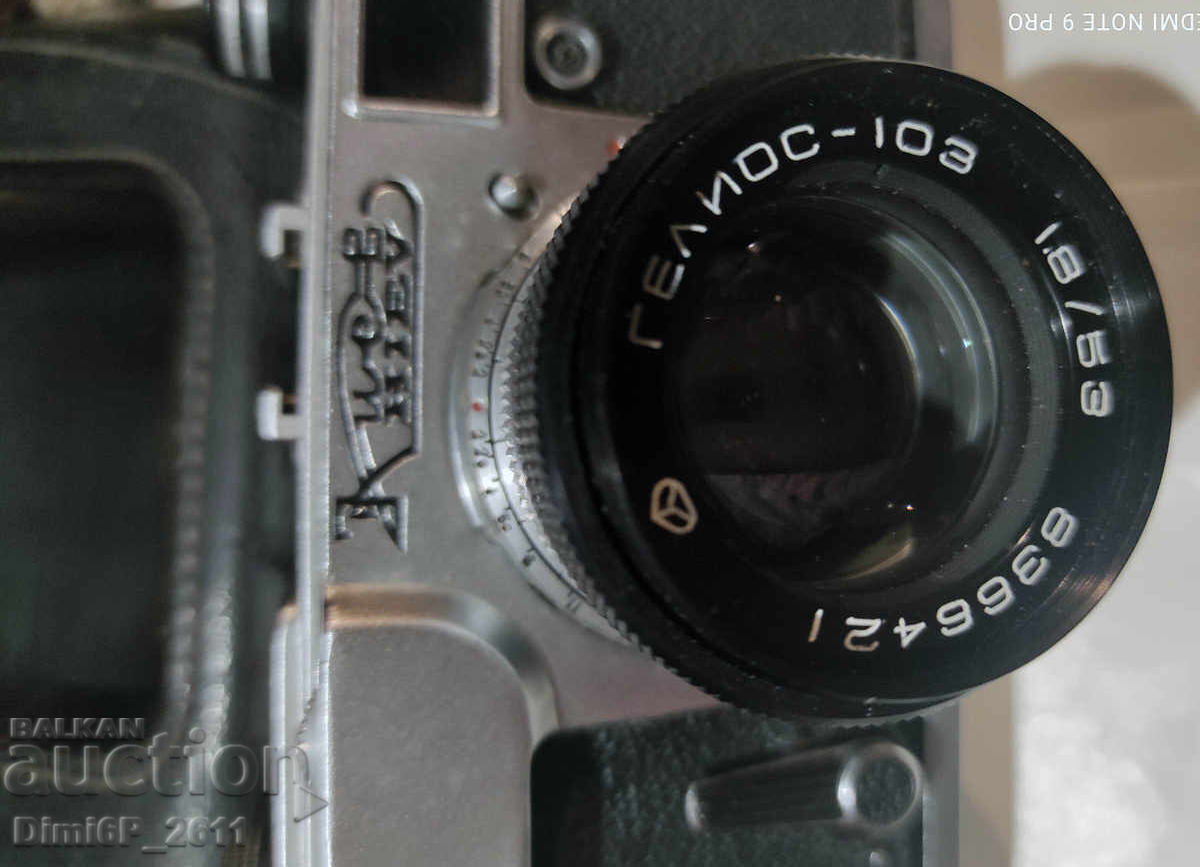 Aparat foto Kiev cu obiectiv Helios - 103 cu preț € 33.00 | 64.54 BGN Aparat foto Kiev cu obiectiv Helios - 103 cu preț € 33.00 | 64.54 BGN